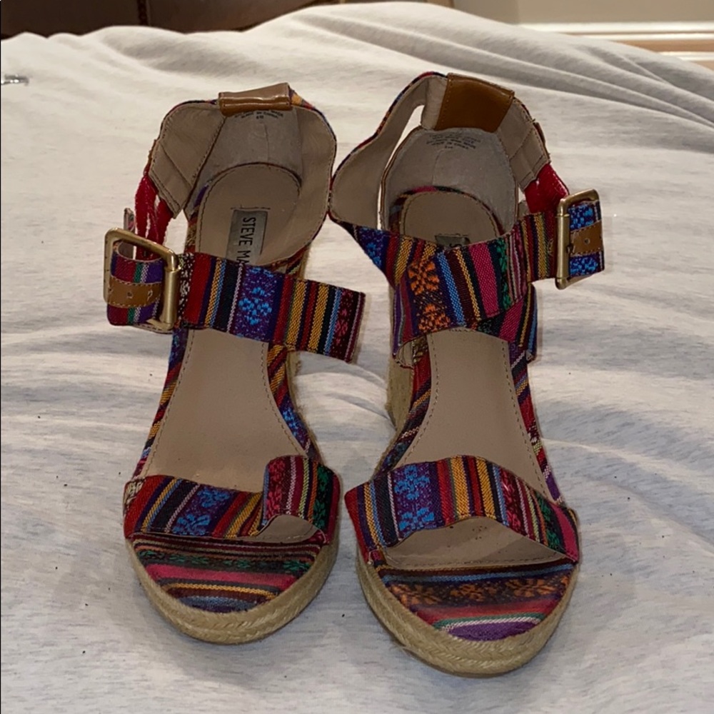 Steve Madden patterned wedge